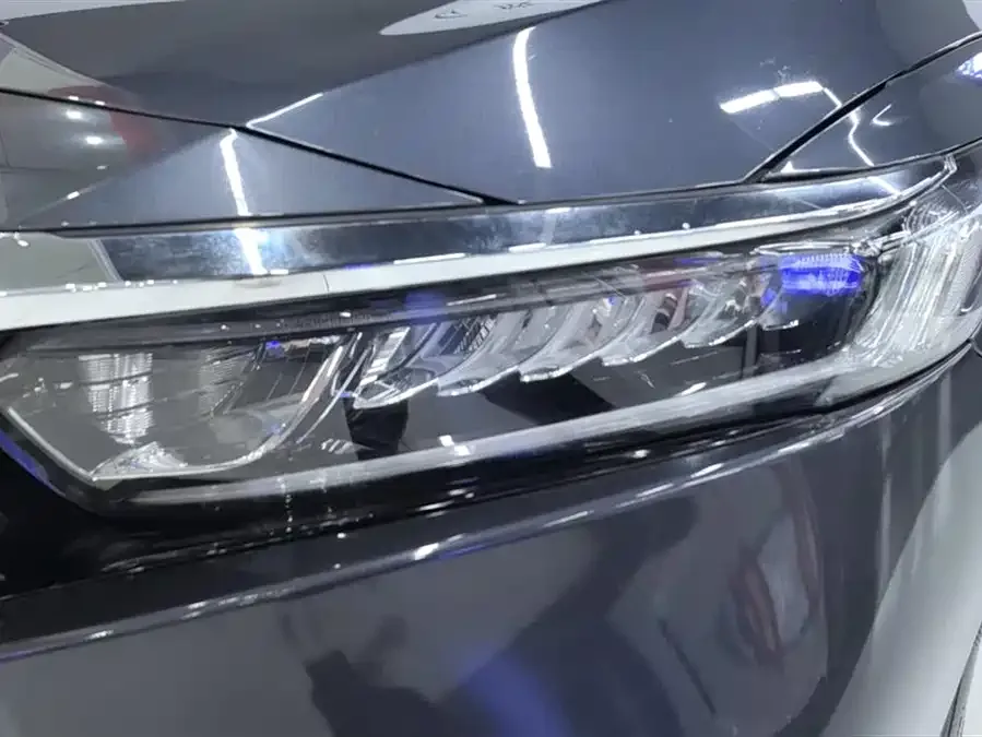 Honda Accord Accord 2022 260TURBO Deluxe Edition 2022 — миниатюра 2