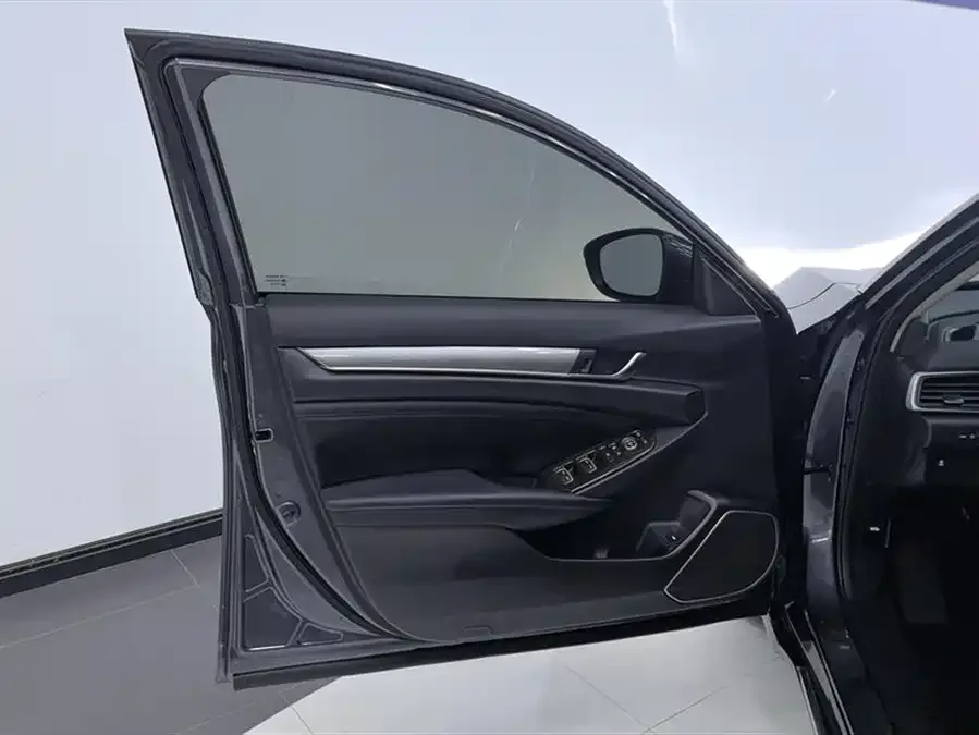 Honda Accord Accord 2022 260TURBO Deluxe Edition 2022 — миниатюра 4