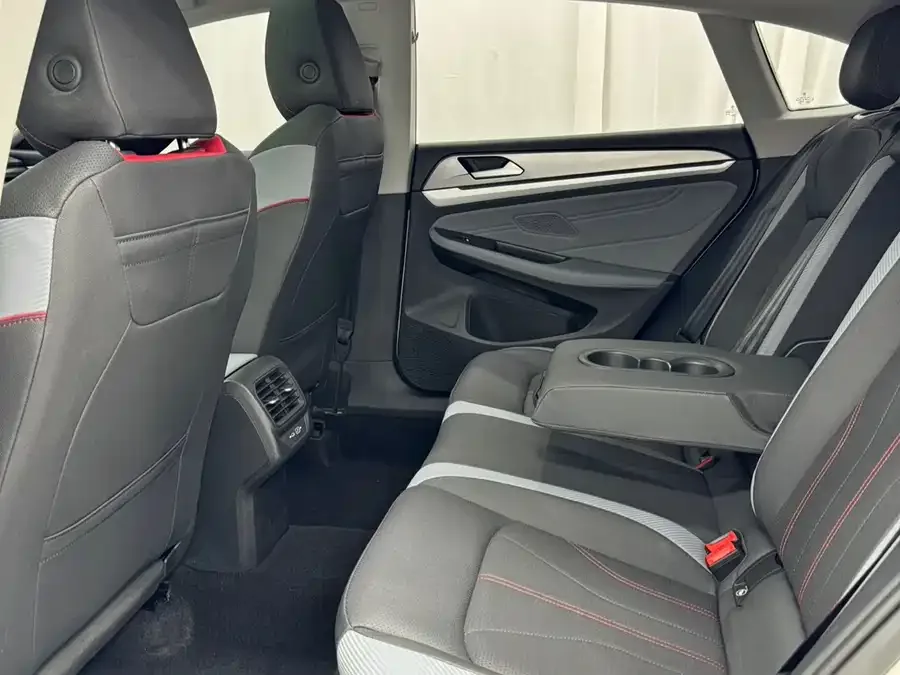 Volkswagen Lamando 2022 Lingdu Lingdu L 280TSI DSG Cool Edition 2023 — миниатюра 5