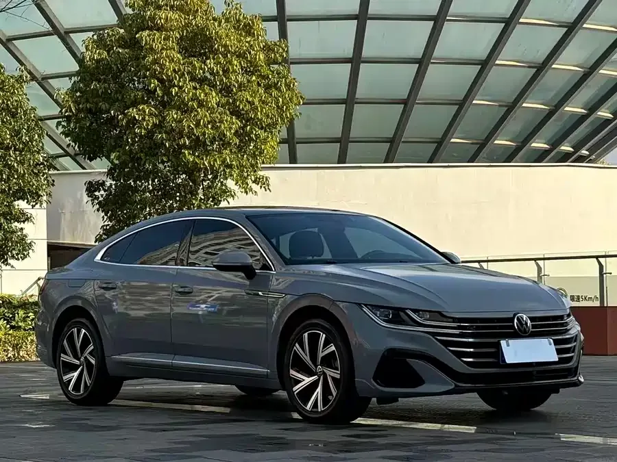 Volkswagen FAW- CC FAW-Volkswagen CC 2021 330TSI Dazzling Edition 2022 — миниатюра 3