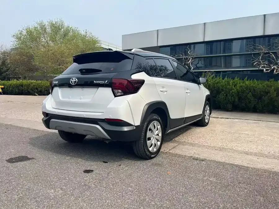 Toyota YARiS L YARiS L 2022 YARiS X 1.5L CVT Leading PLUS Edition 2022 — миниатюра 2