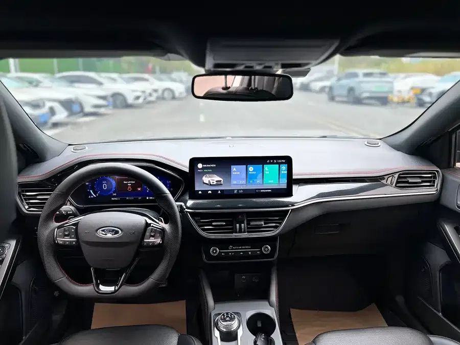 Ford Focus Focus 2021 hatchback EcoBoost 180 automatic ST Line 2022 — миниатюра 2
