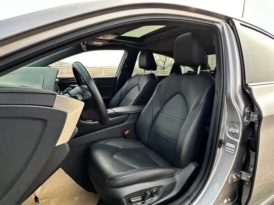 Toyota Avalon Asia Dragon 2022 2.0L Deluxe Edition 2022 — миниатюра 4