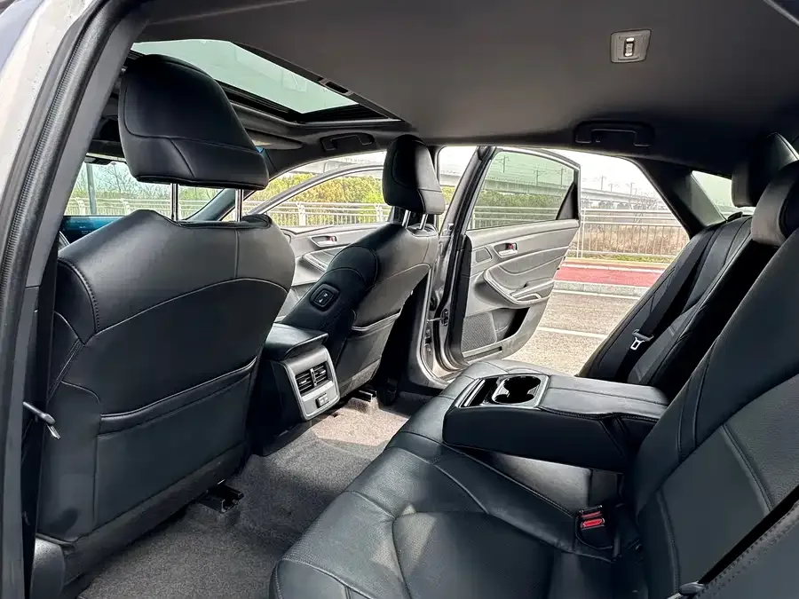 Toyota Avalon Asia Dragon 2022 2.0L Deluxe Edition 2022 — миниатюра 5