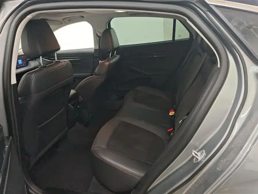 Ford Mondeo 2023 Mondeo EcoBoost 245 Luxury 2024 — миниатюра 5