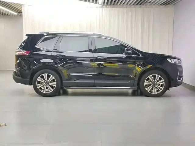 Ford Edge 2021 Edge PLUS EcoBoost 245 2WD Platinum 5-seater 2022 — миниатюра 2