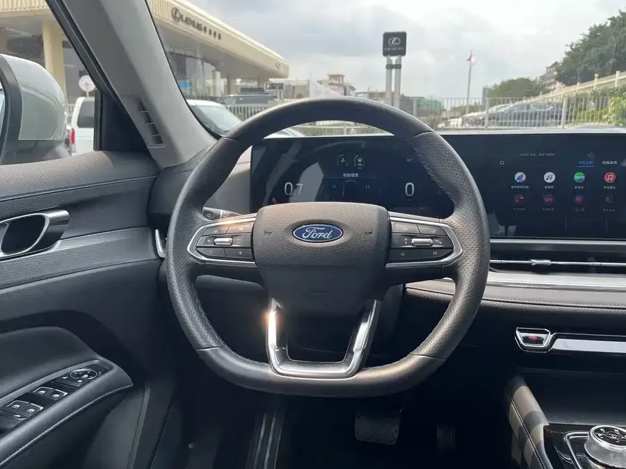 Ford Lingrui 2025 EcoBoost 170 Platinum Edition 2024 — миниатюра 5
