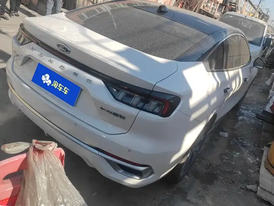 Ford Mondeo 2022 Mondeo EcoBoost 245 Extreme Edition 2023 — миниатюра 3