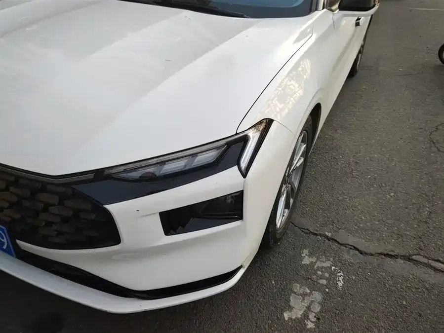 Ford Mondeo 2023 Mondeo EcoBoost 245 Luxury 2024 — миниатюра 2