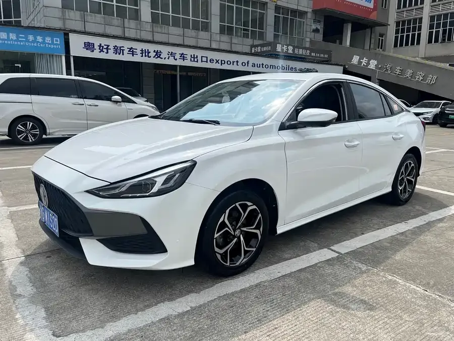 MG 5 MG5 2021 180DVVT CVT Youth Deluxe Edition 2023 — фото 1, купить с доставкой в Москву