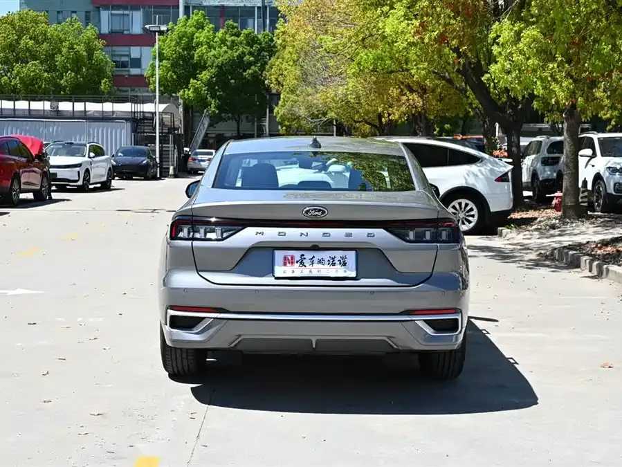 Ford Mondeo Mondeo 2025 2.0T EcoBoost Luxury Edition 2025 — миниатюра 2