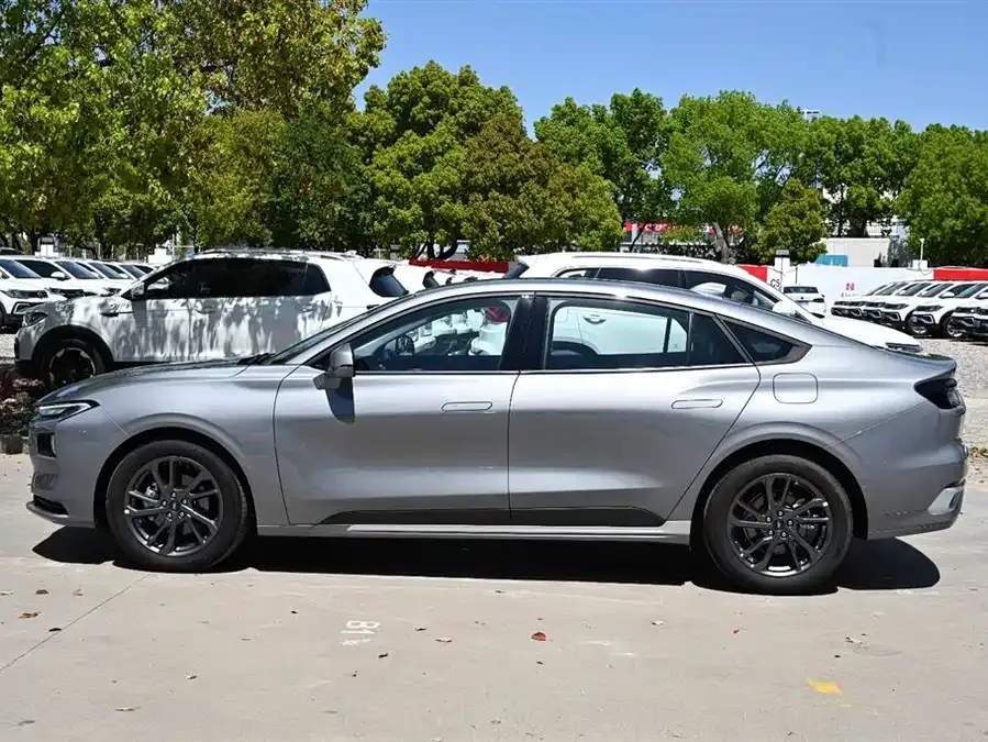 Ford Mondeo Mondeo 2025 2.0T EcoBoost Luxury Edition 2025 — миниатюра 3
