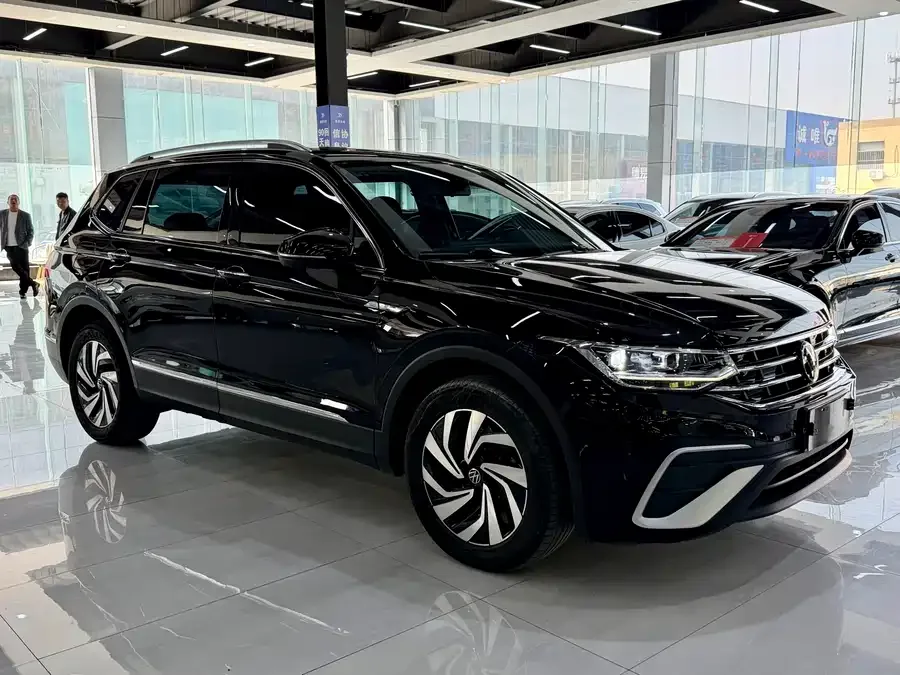 Volkswagen Tiguan L Tiguan L 2023 280TSI Automatic 2WD Trendy Limited Edition 2023 — миниатюра 3