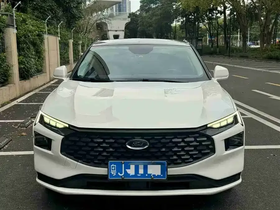 Ford Mondeo 2022 Mondeo EcoBoost 245 Fashion Edition 2023 — миниатюра 3