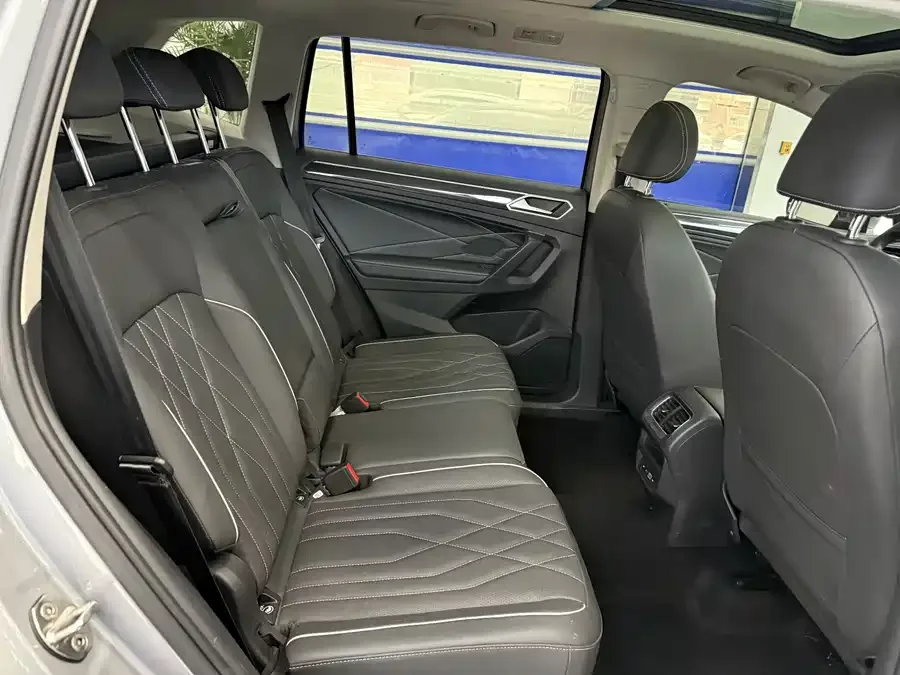 Volkswagen Tiguan L Tiguan L 2023 280TSI Automatic 2WD Trendy Limited Edition 2023 — миниатюра 5