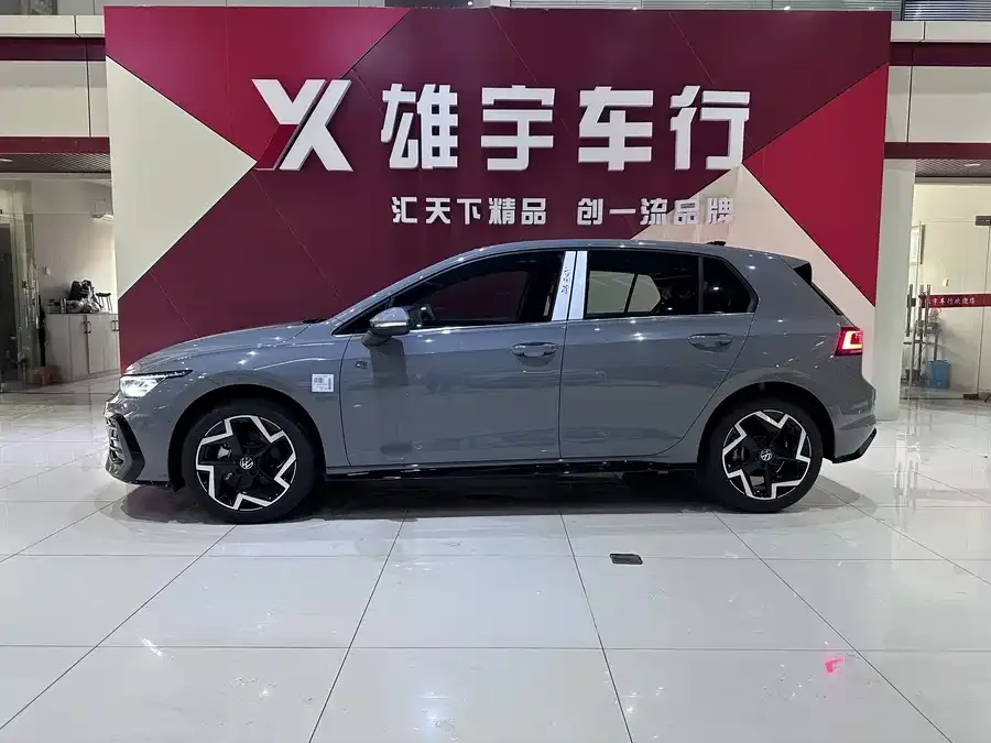 Volkswagen golf Golf 2025 facelift 300TSI R-Line 2025 — миниатюра 3