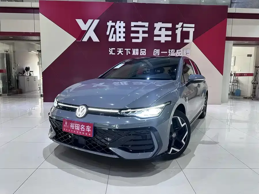 Volkswagen golf Golf 2025 facelift 300TSI R-Line 2025 — фото 1, купить с доставкой в Москву