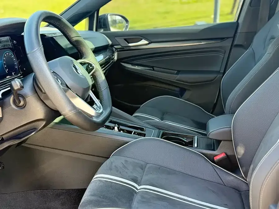 Volkswagen golf Golf 2021 280TSI DSG R-Line 2022 — миниатюра 2