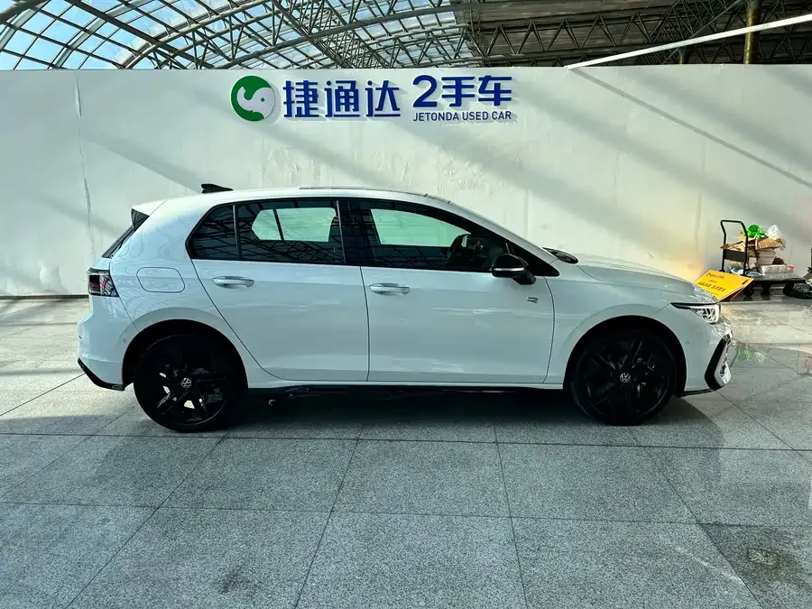 Volkswagen golf Golf 2025 facelift 300TSI R-Line 2024 — миниатюра 2