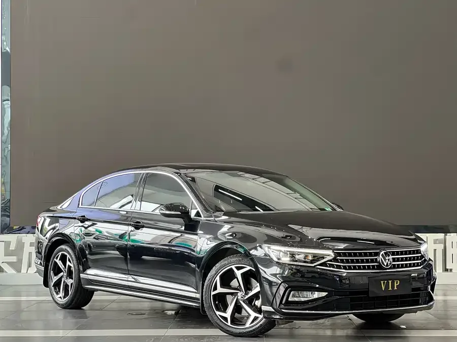 Volkswagen Magotan Magotan 2023 2 million commemorative edition 330TSI DSG luxury model 2022 — миниатюра 3