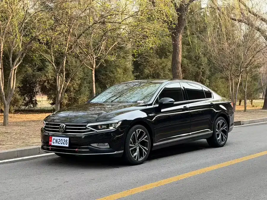 Volkswagen Magotan Magotan 2021 330TSI DSG 30th Anniversary Edition 2022 — фото 1, купить с доставкой в Москву