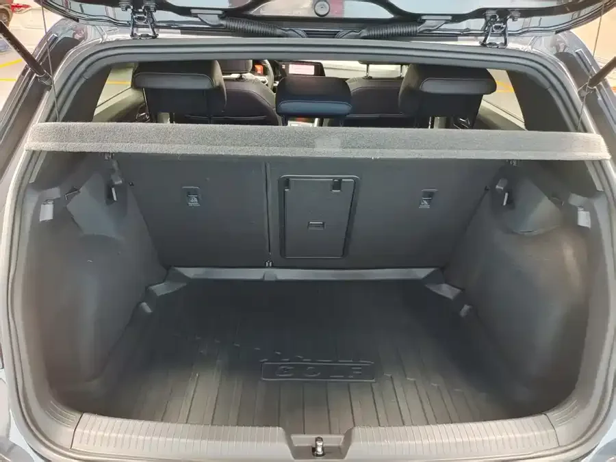 Volkswagen golf Golf 2021 280TSI DSG R-Line 2022 — миниатюра 5