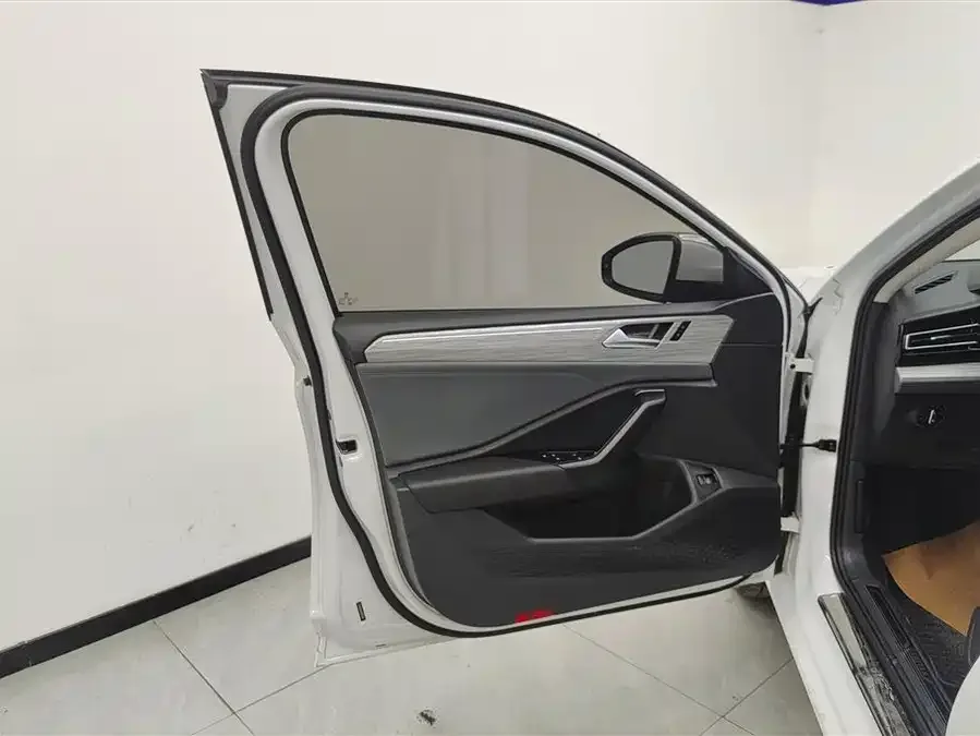 Volkswagen Sagitar Sagitar 2025 Model 2 300TSI DSG Beyond Edition 2025 — миниатюра 4