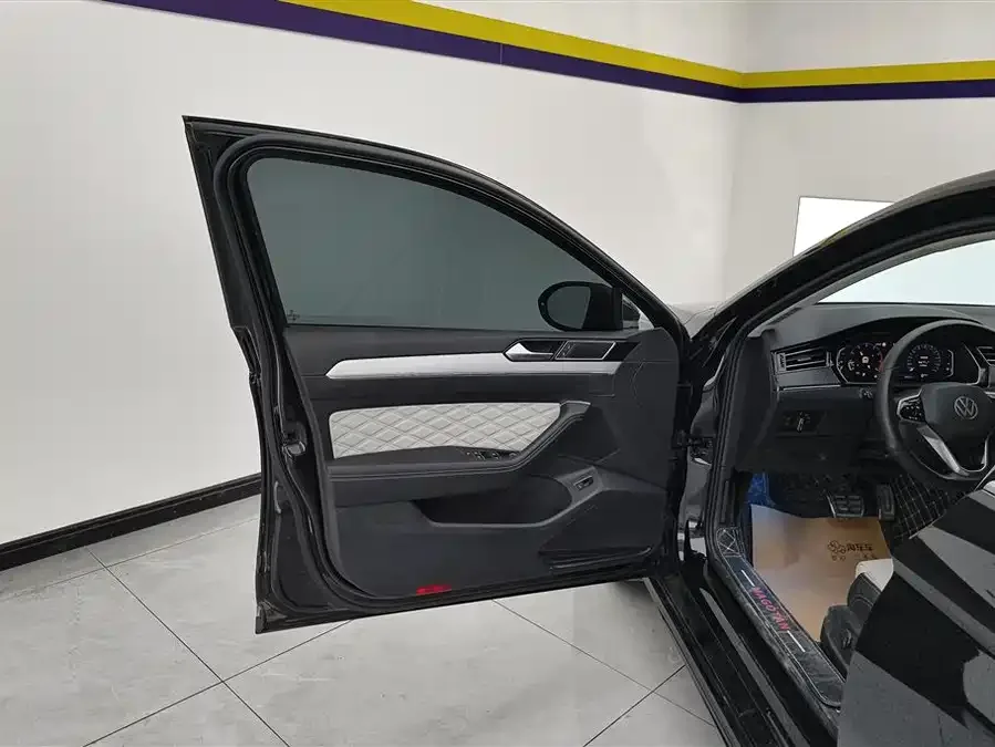 Volkswagen Magotan Magotan 2023 2 million commemorative edition 330TSI DSG luxury model 2023 — миниатюра 4