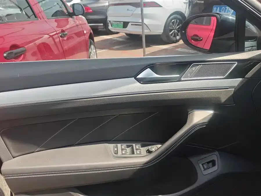 Volkswagen Magotan Magotan 2023 2 million commemorative edition 280TSI DSG comfort model 2024 — миниатюра 4