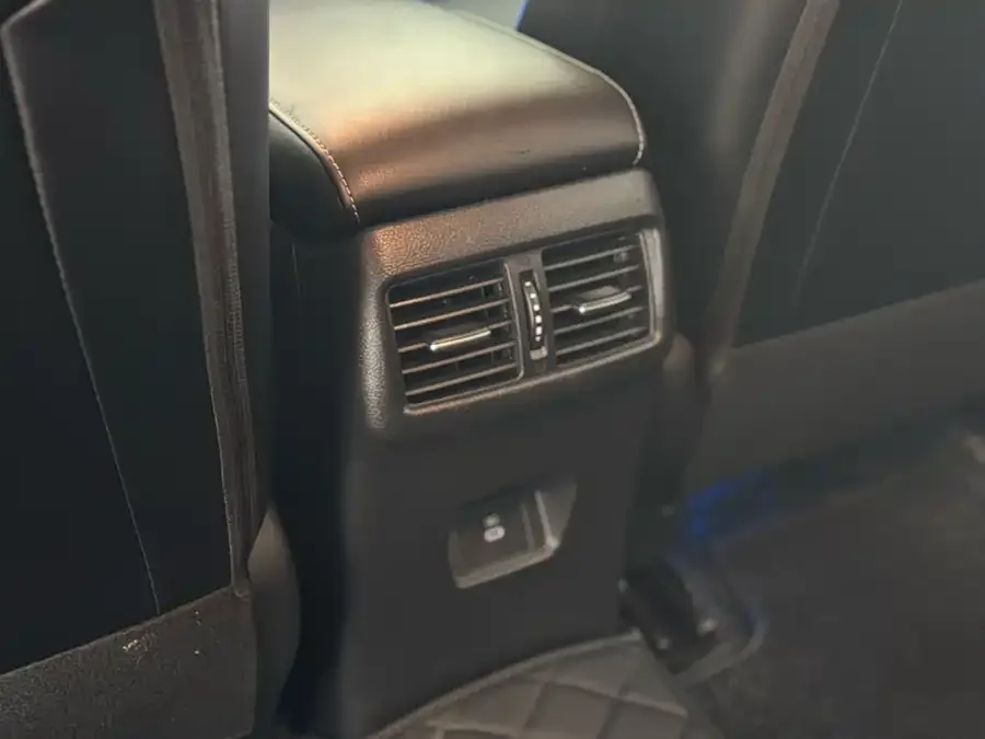 Nissan Sylphy Sylphy 2023 1.6L CVT Enjoy Edition 2024 — миниатюра 3