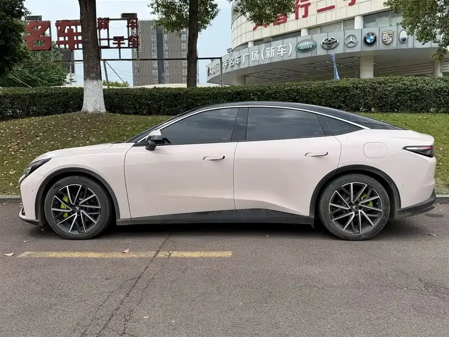 ARCFOX Alpha S5 Alfa S5 2025 facelift 560MAX 185kW 2025 — миниатюра 3