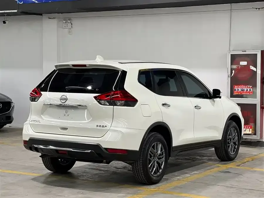 Nissan X-Trail 2025 X-Trail Honor 2.0L 2WD Leading Edition 2025 — миниатюра 2