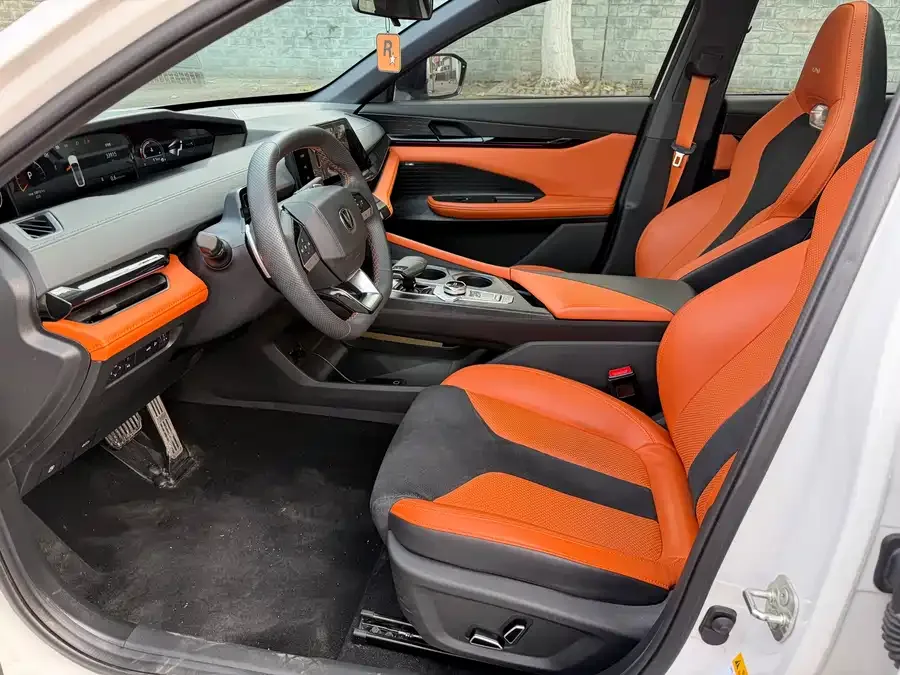 Changan UNI-V Changan UNI-V 2023 2.0T Speed Edition 2023 — миниатюра 2