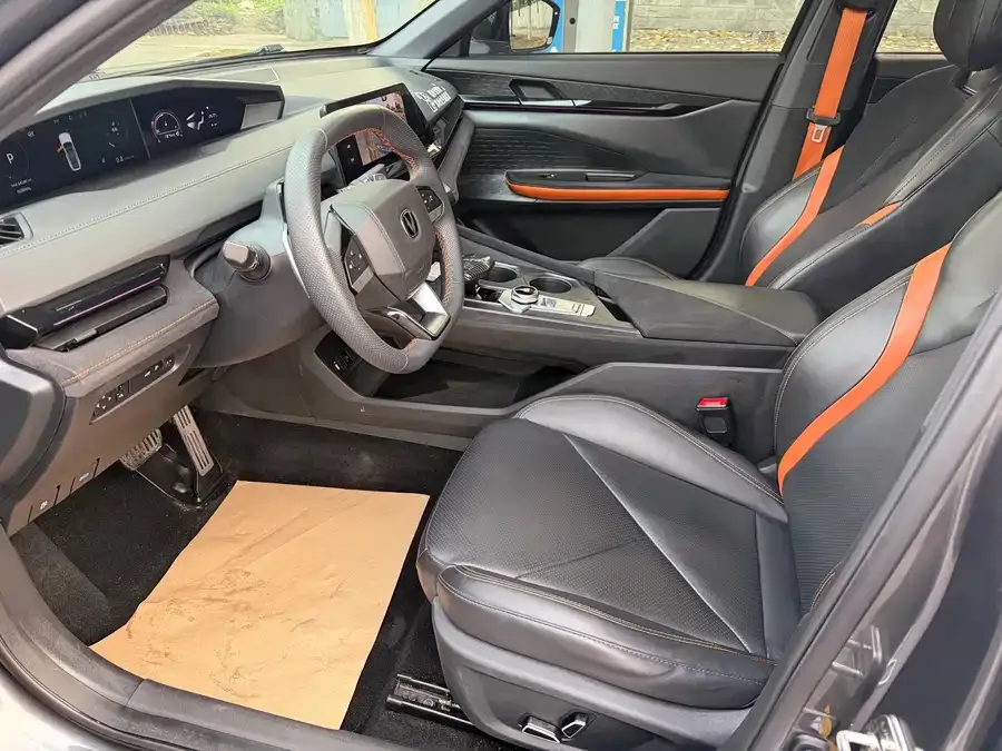 Changan UNI-V Changan UNI-V 2022 1.5T Sports Edition 2022 — миниатюра 2