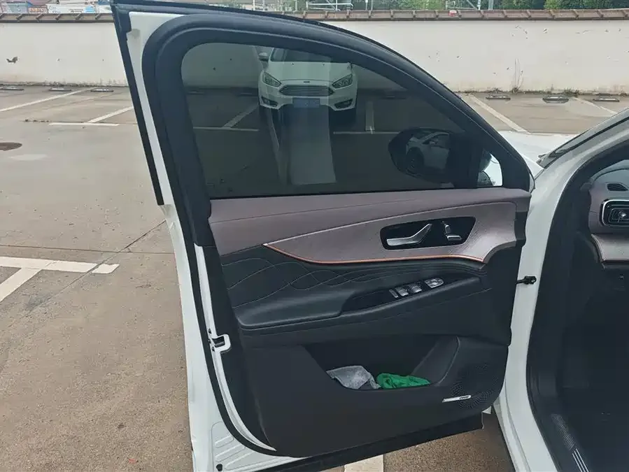 Chery Tiggo 9 Tiggo 9 2025 2.0T Automatic 4WD Premium Edition 5-seater 2025 — миниатюра 4