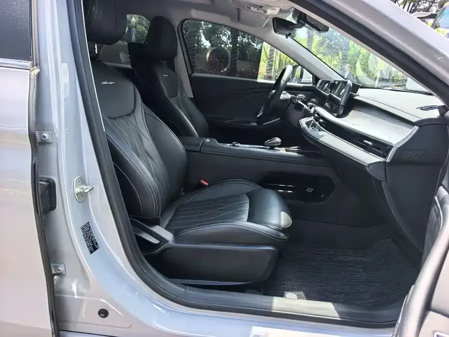 Chery Arrizo 8 Arrizo 8 2024 1.6T DCT Intelligent 2025 — миниатюра 4