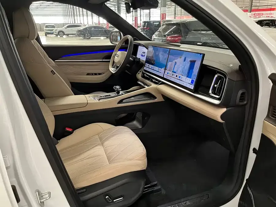 Geely Monjaro Geely Xingyue L 2026 Oriental Yao 2.0TD Automatic Sky Edition 2026 — миниатюра 5