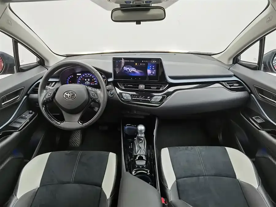 Toyota IZOA Yize IZOA 2023 2.0L Sports Edition 2023 — миниатюра 2