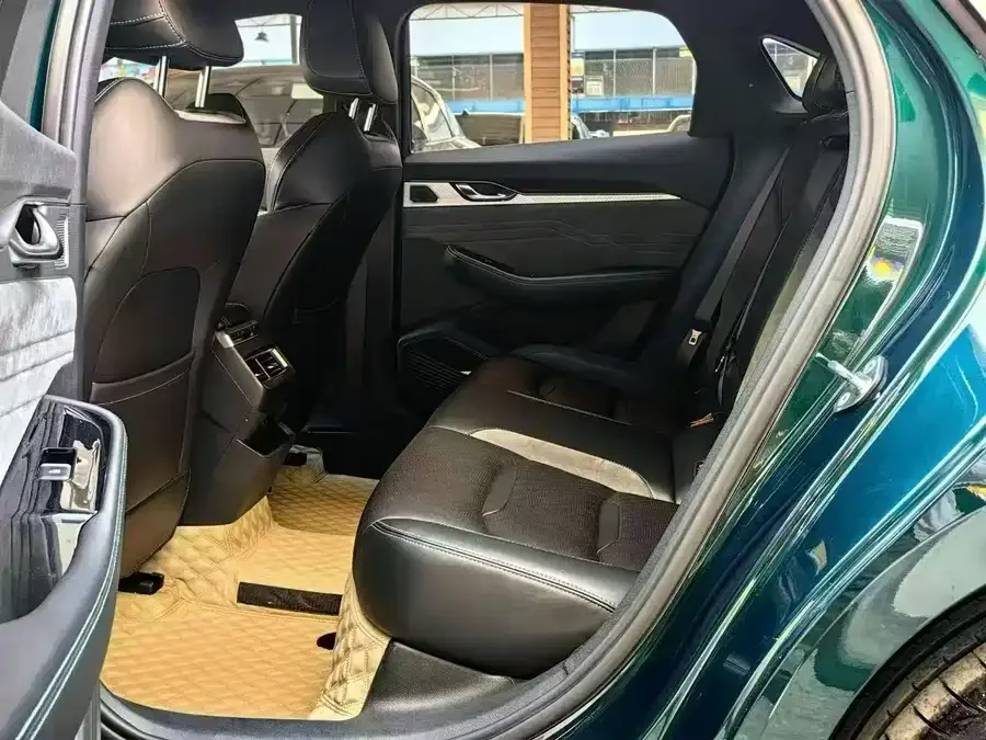 Geely Xingrui Xingrui 2023 2.0TD only available in green version 2022 — миниатюра 2