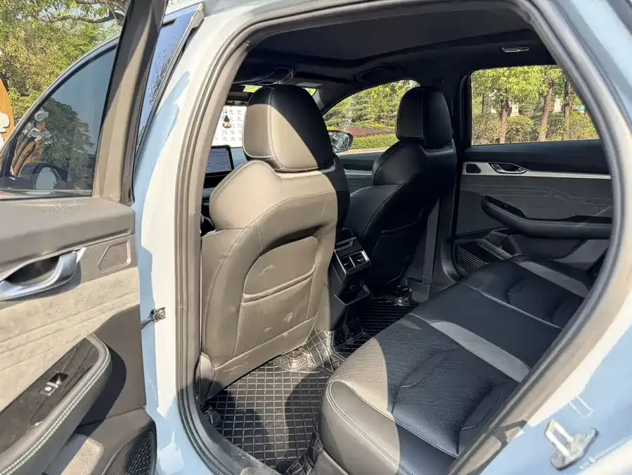 Geely Xingrui Xingrui 2023 2.0TD only available in green version 2023 — миниатюра 3