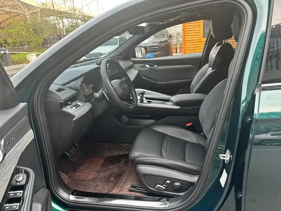 Geely Xingrui Xingrui 2023 2.0TD only available in green version 2022 — миниатюра 2