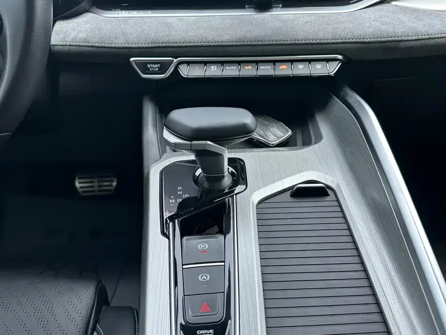 Geely Xingrui Xingrui 2023 2.0TD only available in green version 2023 — миниатюра 3