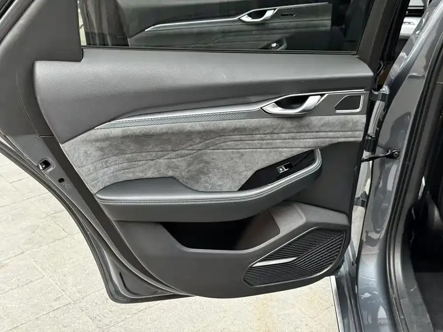 Geely Xingrui Xingrui 2023 2.0TD only available in green version 2022 — миниатюра 4