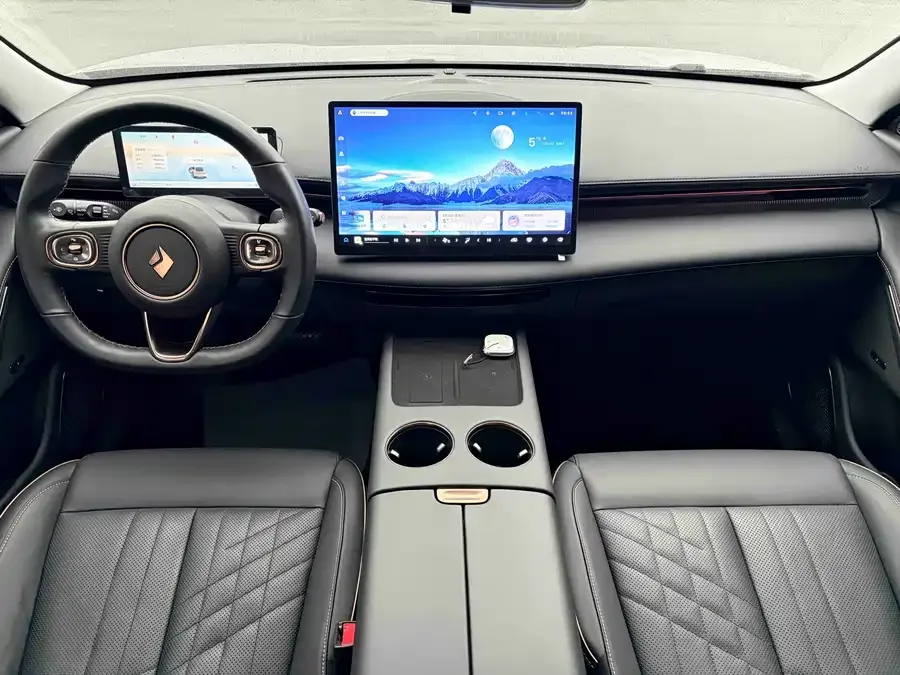 Baojun Enjoy the environment Baojun Enjoy 2025 plug-in hybrid 140km luxury version 2025 — миниатюра 2
