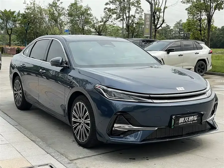 Geely Galaxy A7 Galaxy A7 2025 EM-i 150km Starship Edition 2025 — миниатюра 3