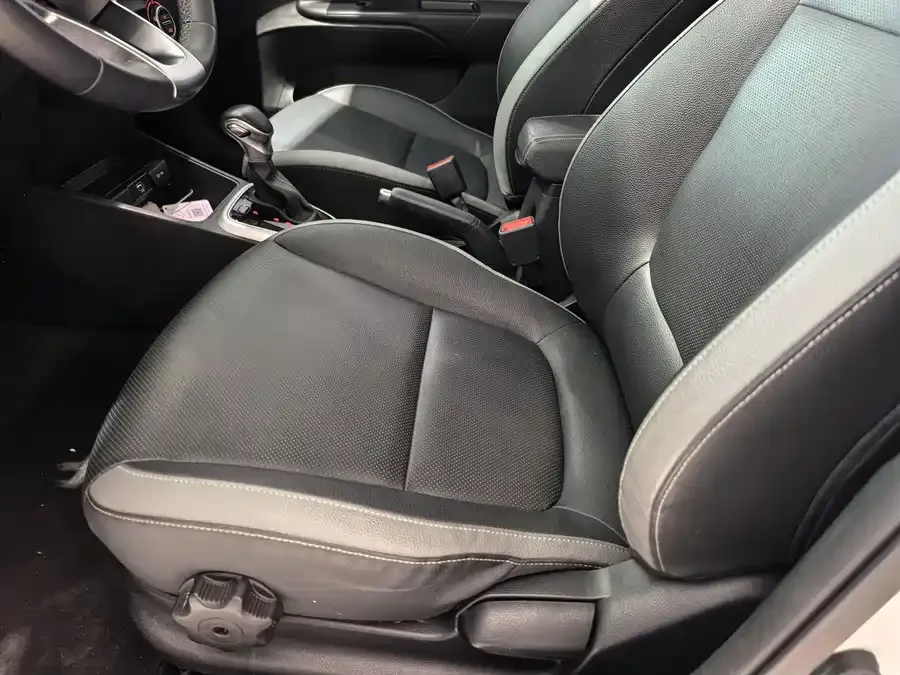 Kia KX1 Yipao 2021 1.4L CVT fun sunroof model 2022 — миниатюра 3