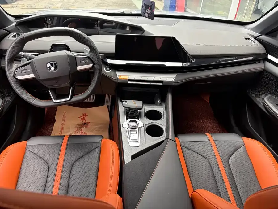 Changan UNI-V Changan UNI-V 2024 1.5T Premium Sports Edition 2024 — миниатюра 2