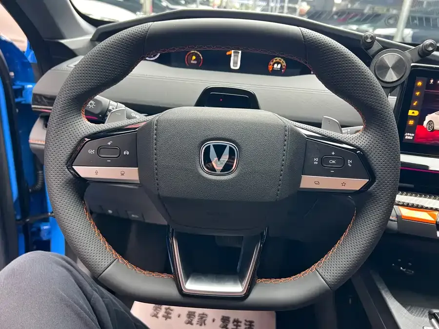 Changan UNI-V Changan UNI-V 2022 1.5T Premium Edition 2022 — миниатюра 3