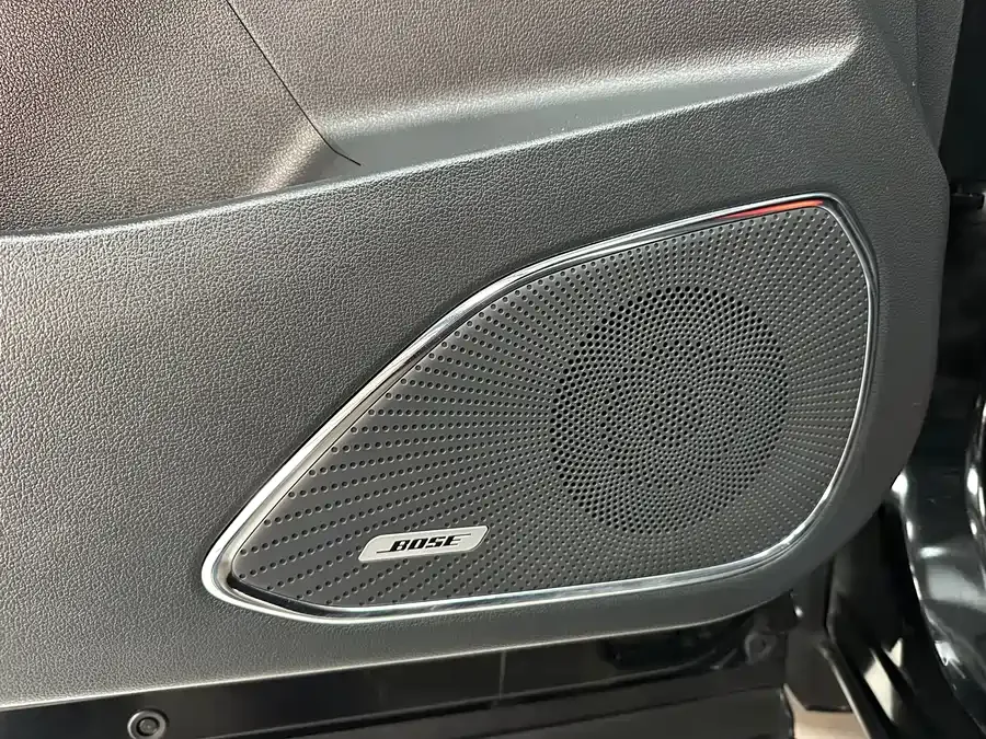 Hongqi HS5 Hongqi HS5 2022 facelift 2.0T Zhilian Qixiang Edition 2023 — миниатюра 5