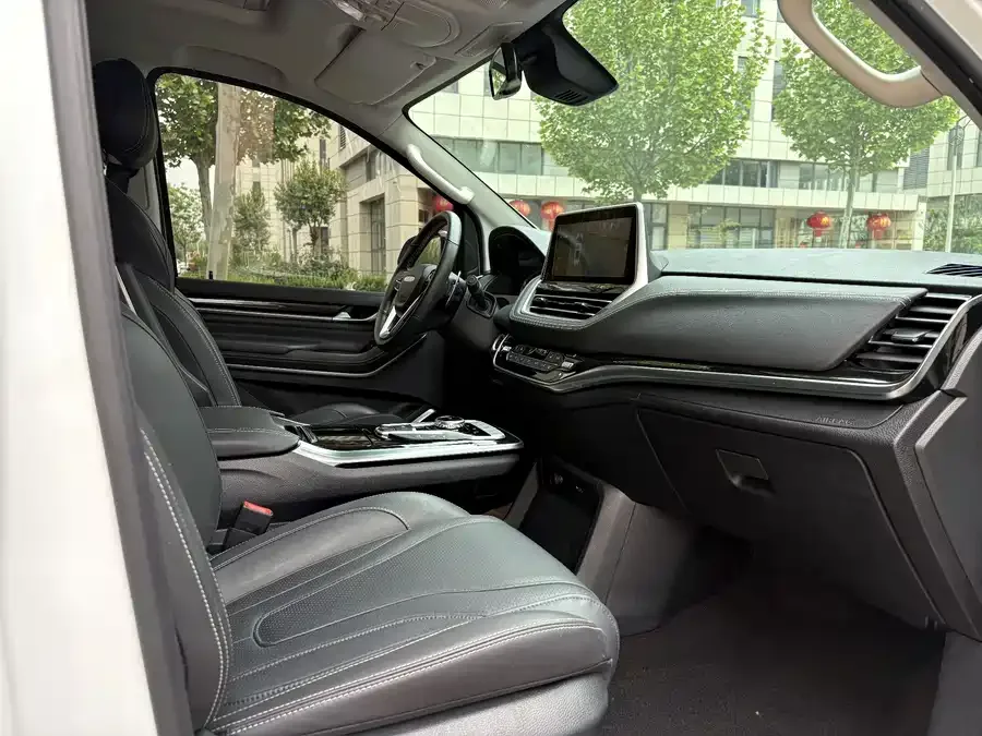 Maxus G20 2021 PLUS 2.0T gasoline automatic smart version 2022 — миниатюра 4